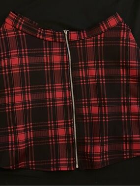 Hot Topic Red and Black Plaid Mini Skirt with Front Zip